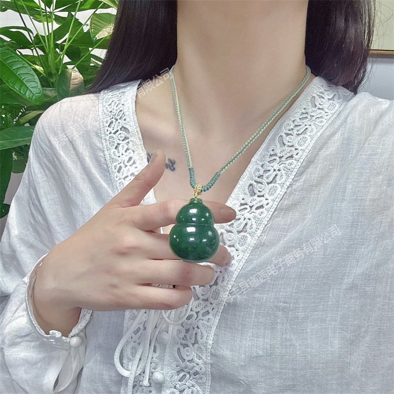 Necklace Pendant - Naturalny wisiorek z jadeitu Hetian w