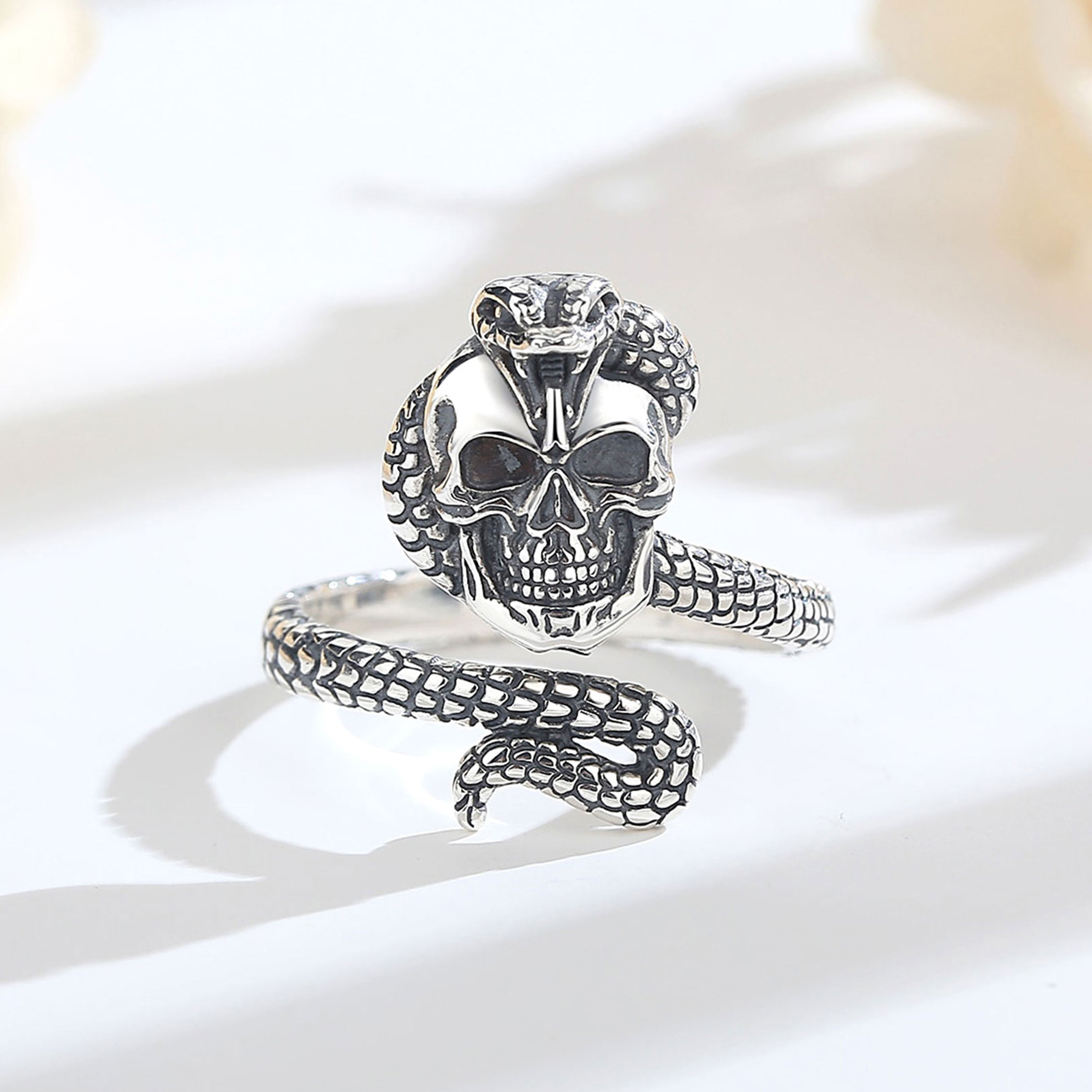 Pierścionek Eudora ze srebra p – Gothic Skull Ring recenzja i cena