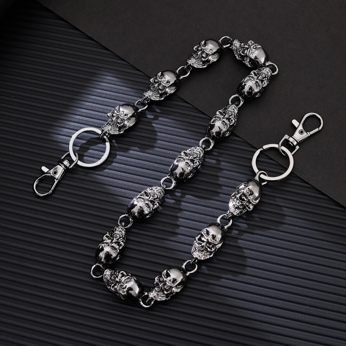 Brelok do kluczy z czaszką, ła – Gothic Skull Ring recenzja i cena