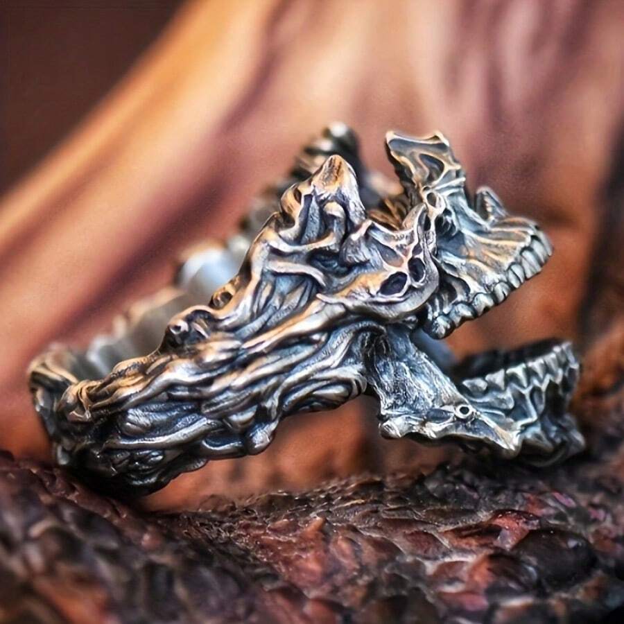 Pierścień w stylu vintage goty – Gothic Skull Ring recenzja i cena